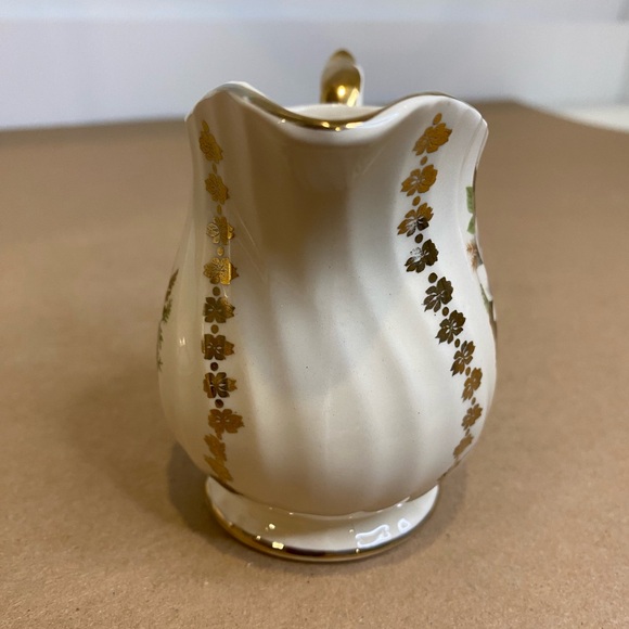 Vintage Sadler Fine Bone China Cream Sugar Red White Roses Swirl Pattern - Picture 4 of 10